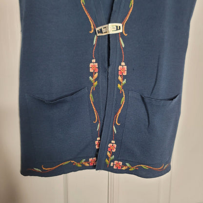 Vintage Sleeveless vest handmade embroidery metal clasp pockets blue large kNIT