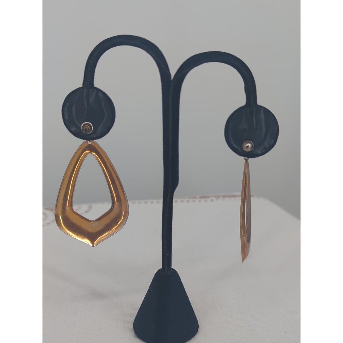 Vintage Gold-Tone Teardrop Post Earrings Modernist Geometric 1980s Glam