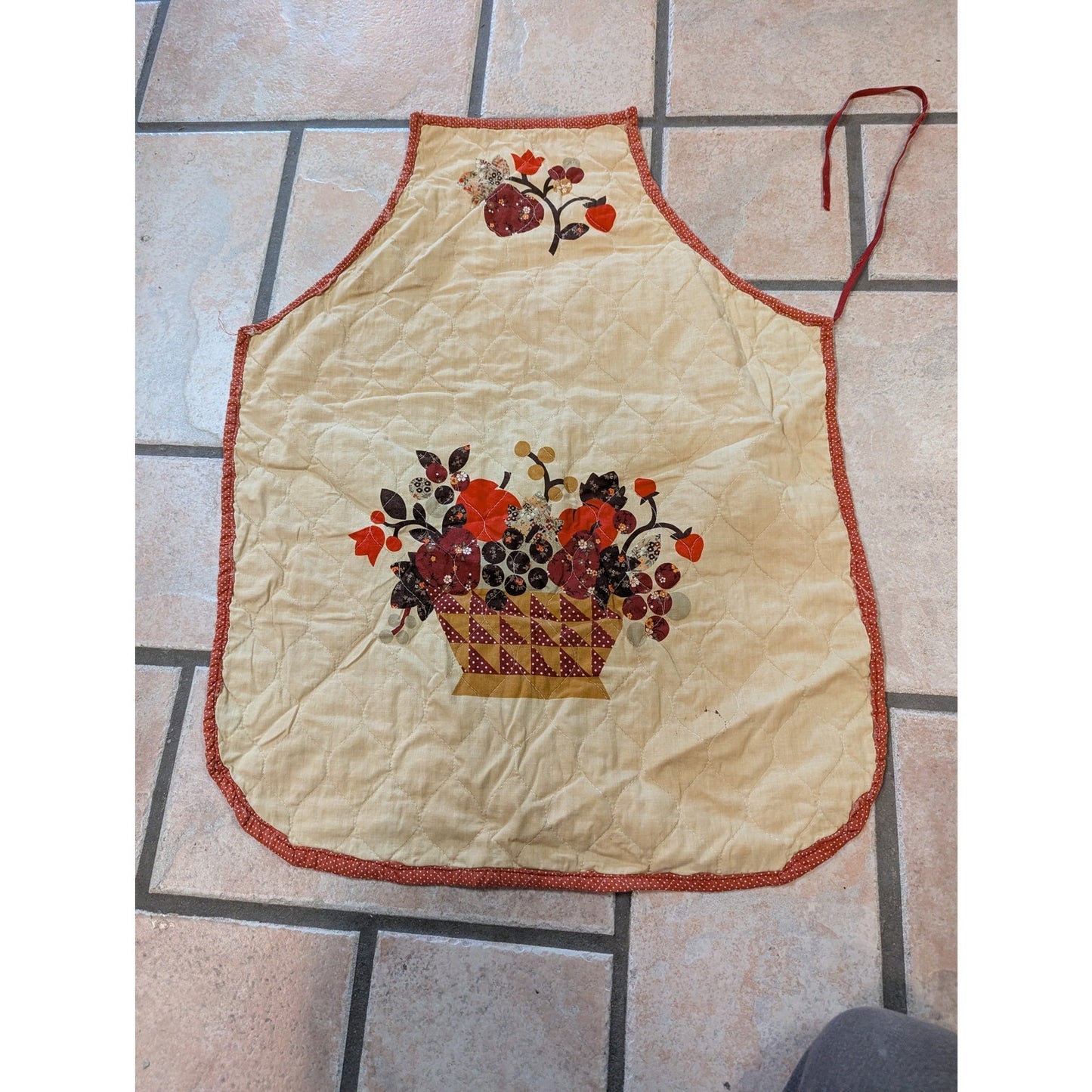 Vintage Quilted Fruit Basket Embroidered Kitchen Apron