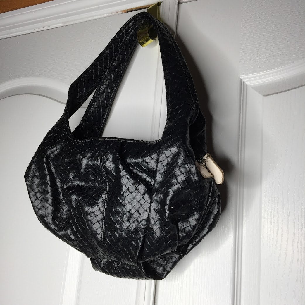 Simply Vera Vera Wang Shoulder Bag Black White basketweave pattern top handle
