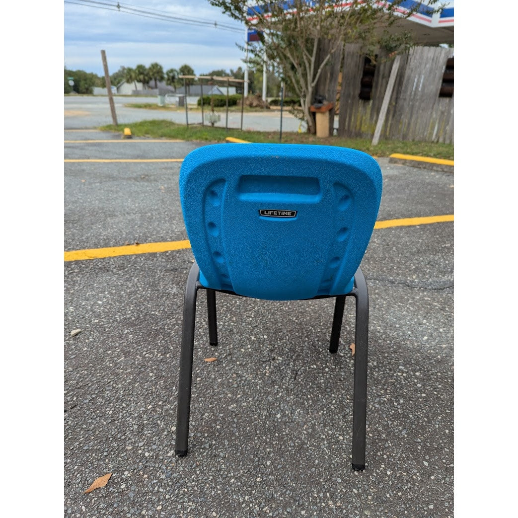 Secondhand Sandies: Vintage kids chair school