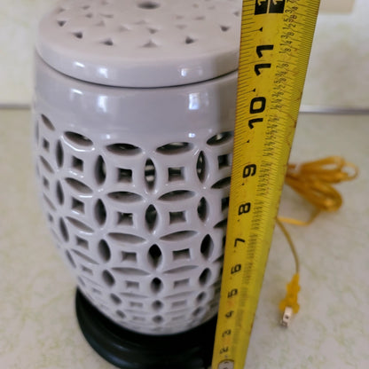 Chinoiserie Blanc de Chine pierce porcelain table lamp Black Base White Table