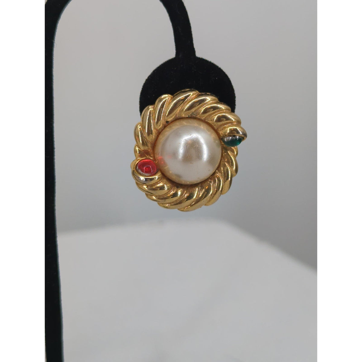 Vintage 80s Gold Twisted Knot Faux Pearl Red Green Rhinestone Clip On Earrings