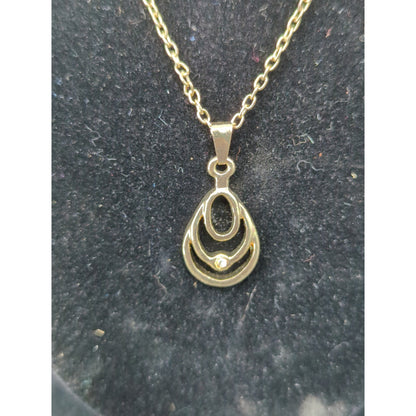 Vintage Gold Tone Openwork Tear Drop Pendant Necklace Delicate Chain Accent