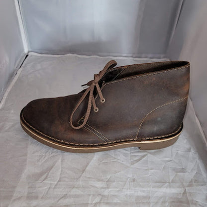 Clarks Chukka Boot Dark Brown leather lace up rubber sole  Size 8.5M