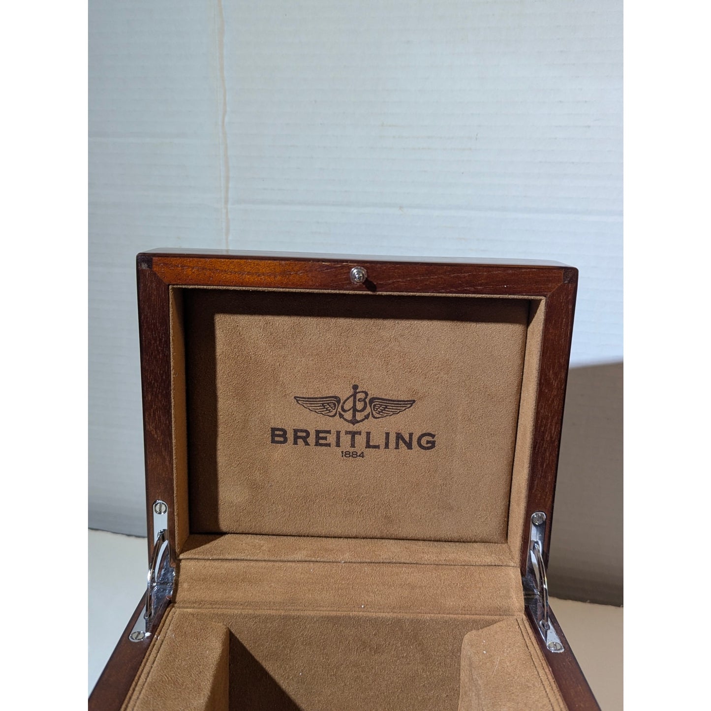 Breitling Luxury Burl Wood Watch Presentation Box High Gloss Timepiece Display