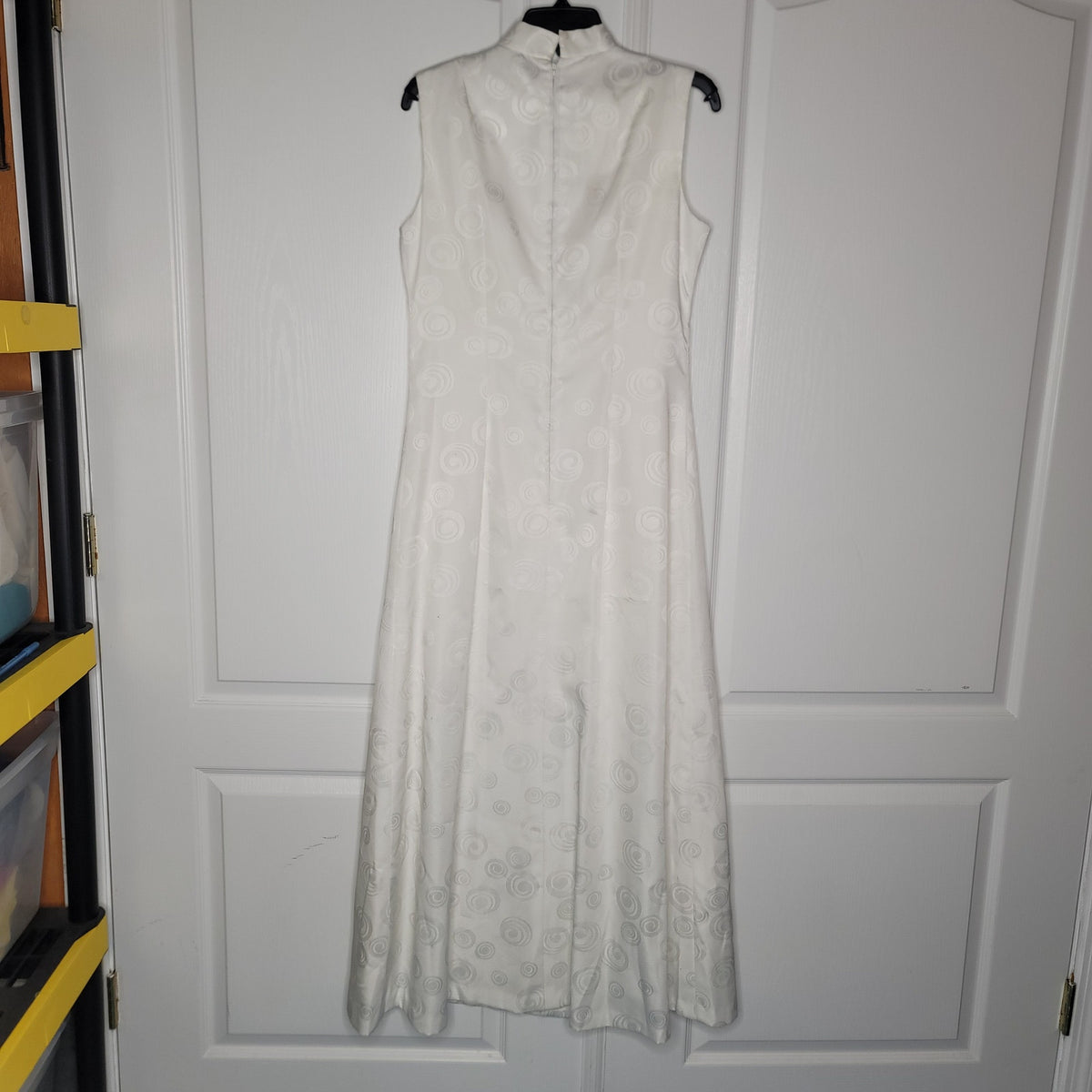 VINTAGE White Sleeveless Geometric Swirl Heavy Fabric Maxi Dress cocktail MEDIUM