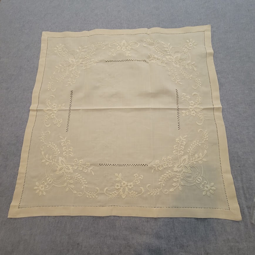 Vintage 70s Tablecloth Hand Embroidery Detail 36" x 36" SQUARE
