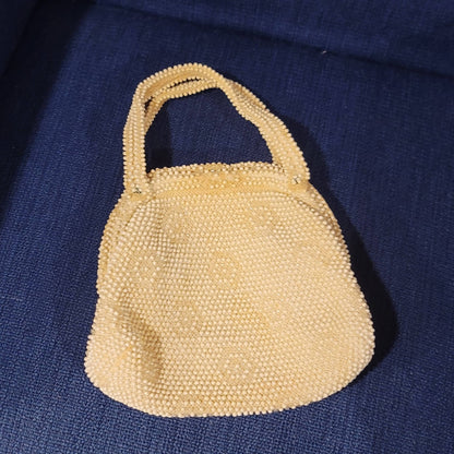 Vintage white cream ivory purse handbag clamp opening lined 1950s Dainty daisy