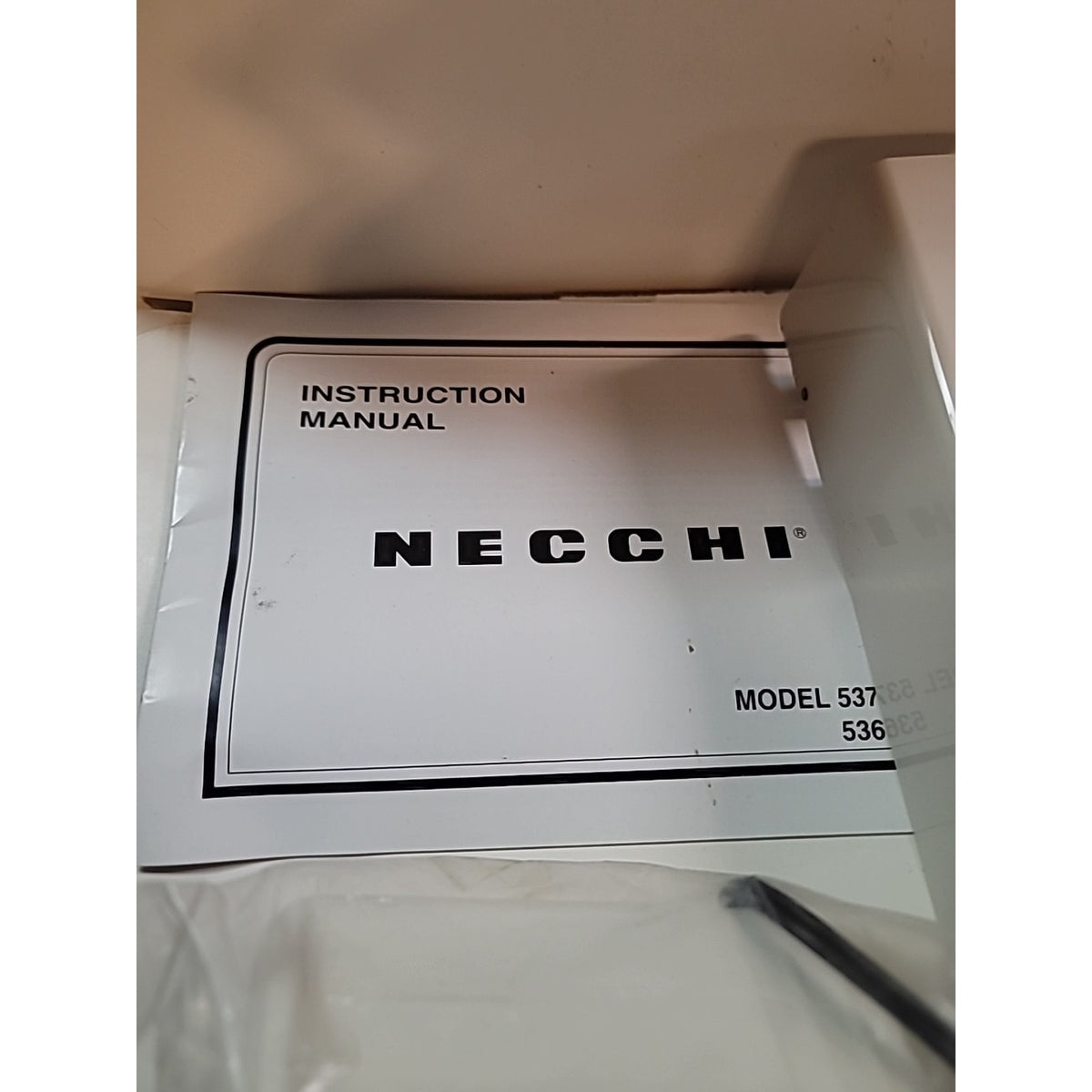 Vintage Necchi Model 537L Sewing Machine manual footpetal Arm WORKING Clean