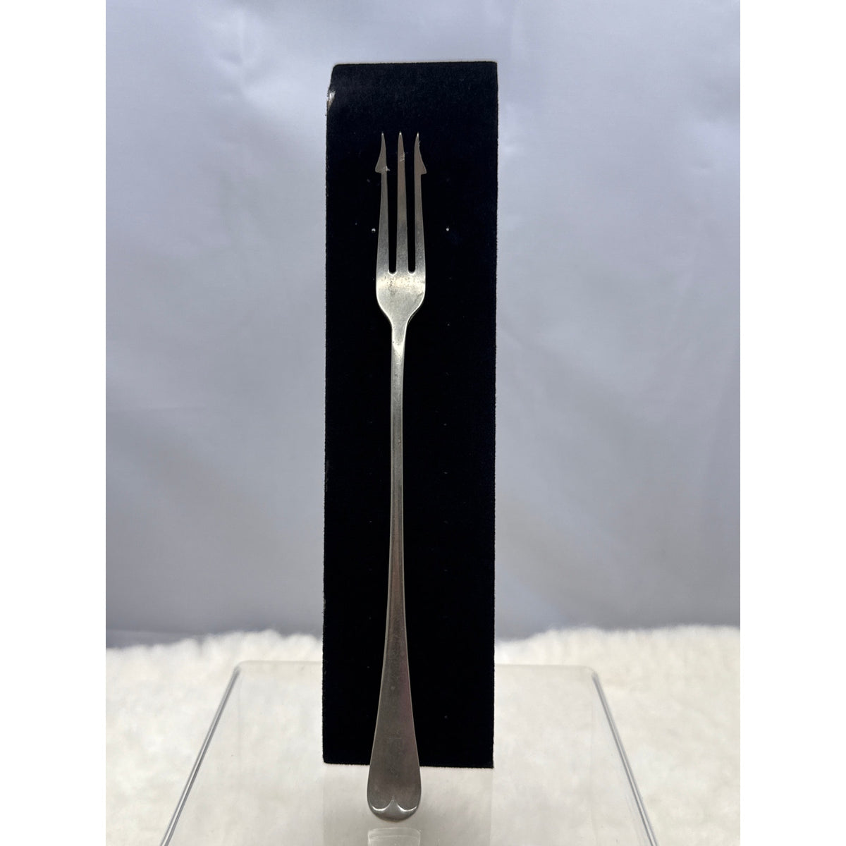 Pickle Fork Daniel and Arter Lion Passant Crown