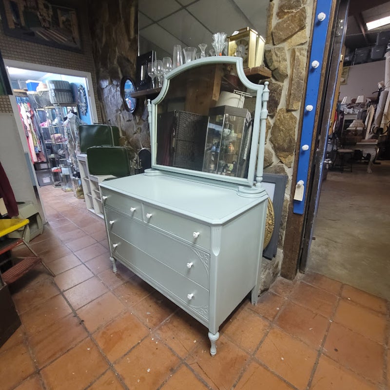 Secondhand Sandies: Vintage dresser with mirror