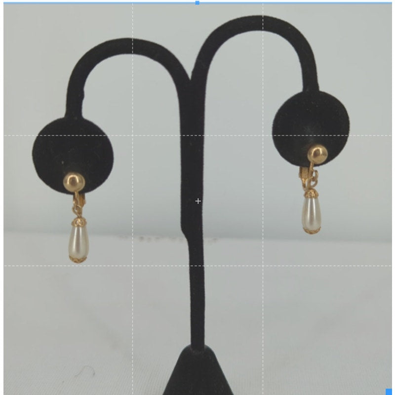 Sarah Sara Coventry goldtone drop faux pearl clip on earrings