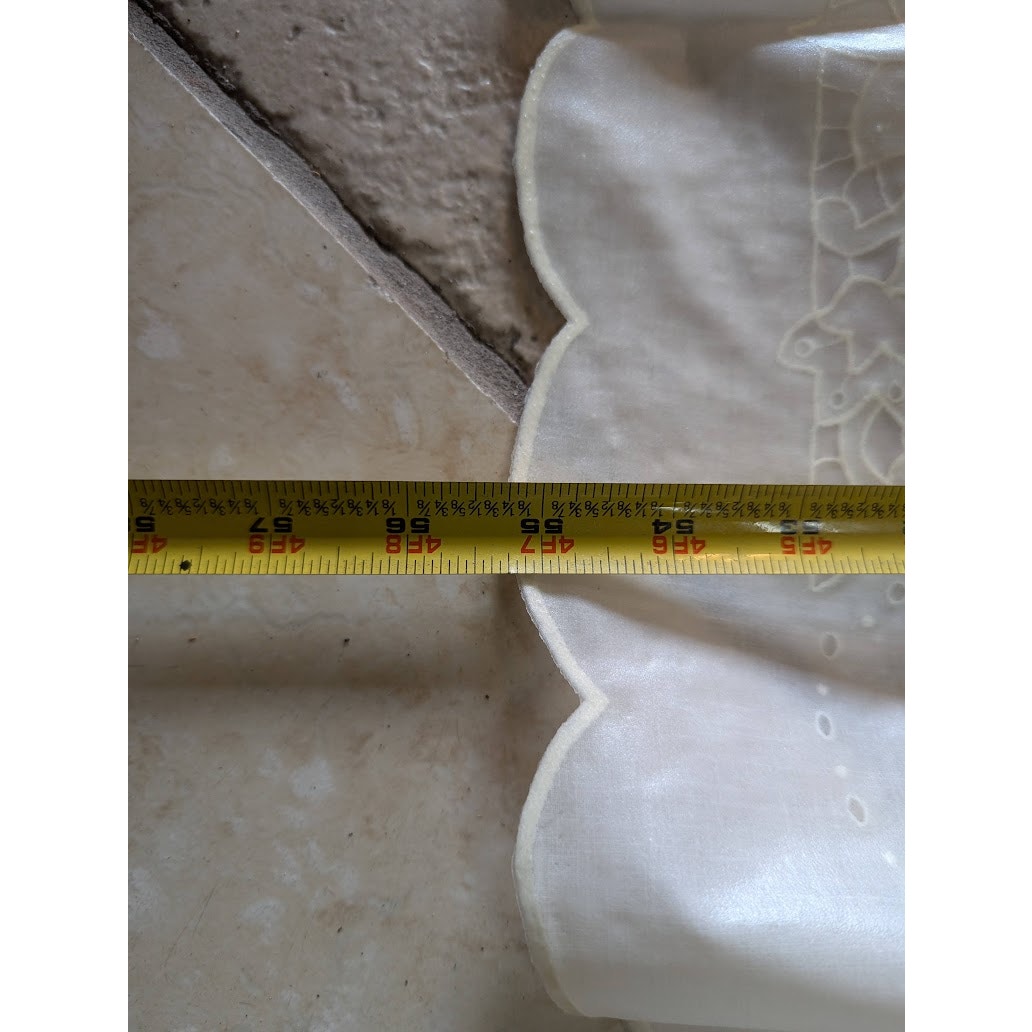 Vintage plastice WIPEABLE oval table cloth faux embroidery pattern 55" x 88"