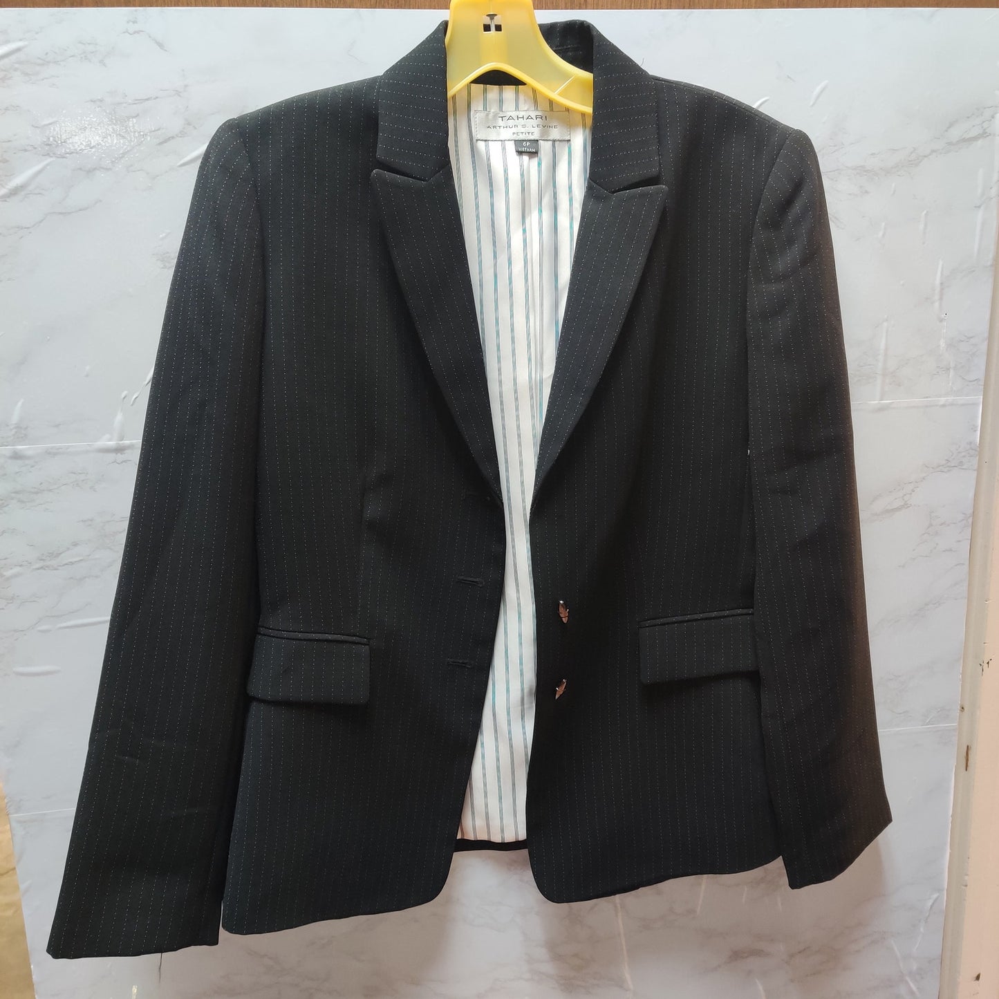 Tahari Arthur S. Levine Black Pinstripe Two Button Blazer Jacket 6P Petite