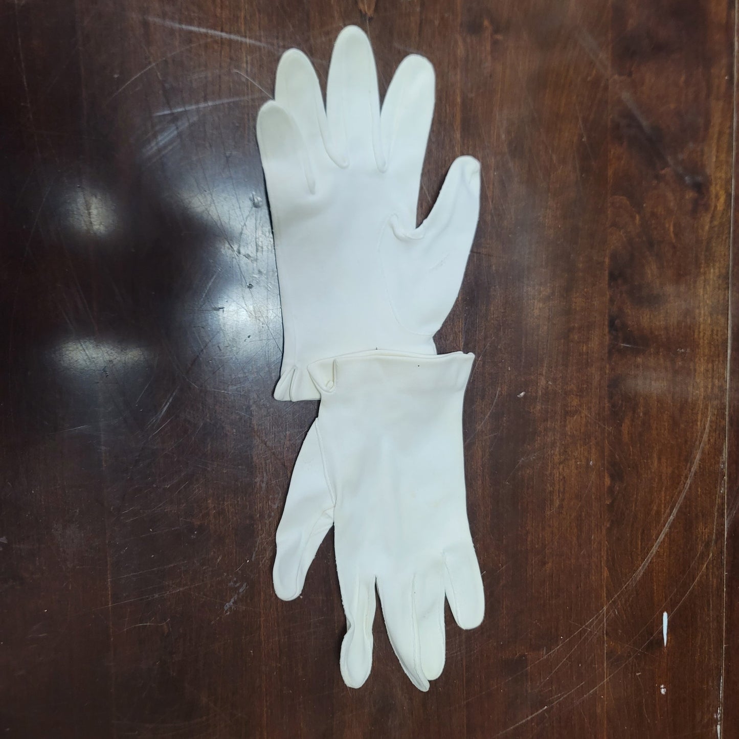 Vintage White Small / Medium White Gloves Short