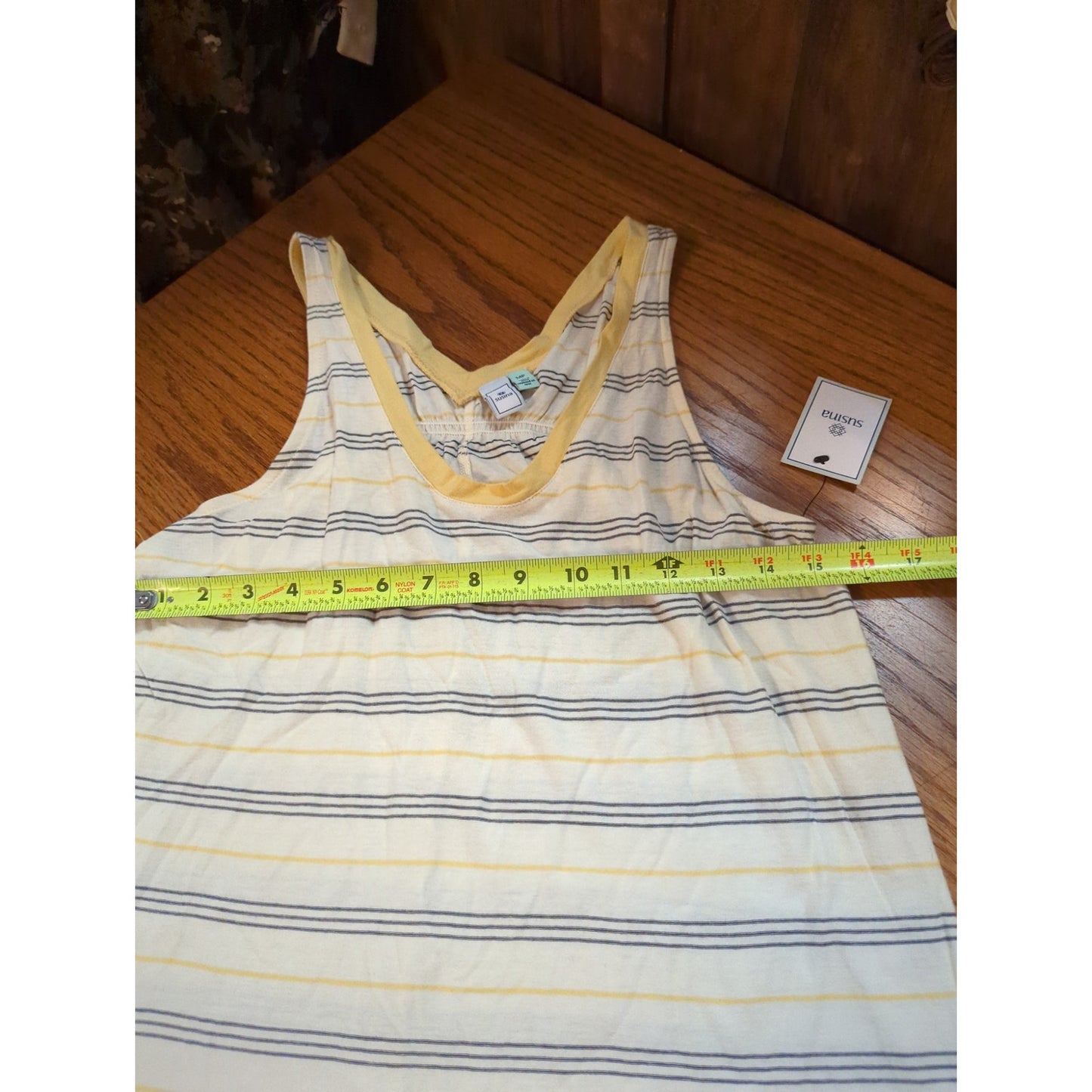 NWT Susina Striped V-Neck Tank Top Size Medium Petite casual summer Top