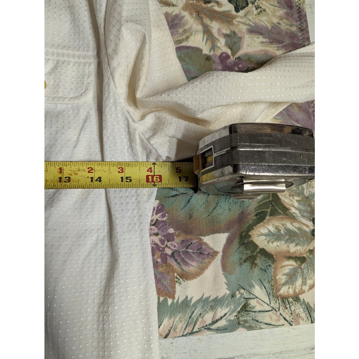 Jones New York Cream Textured Old Money Gold Button Y2K Peplum Blouse Small