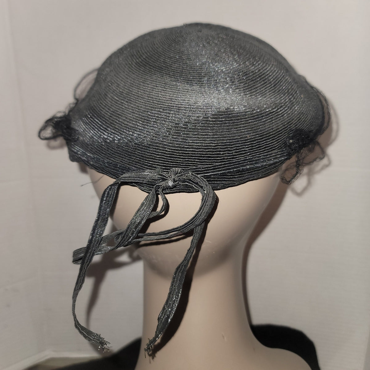 Vintage Black Pillbox Hat Veil 1940s 50s Noir Goth Mourning Pinup Rockabilly