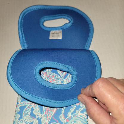 Lilly Pulitzer wine neoprene tote Pop Pop into Deep Print Travel Beach Bottle