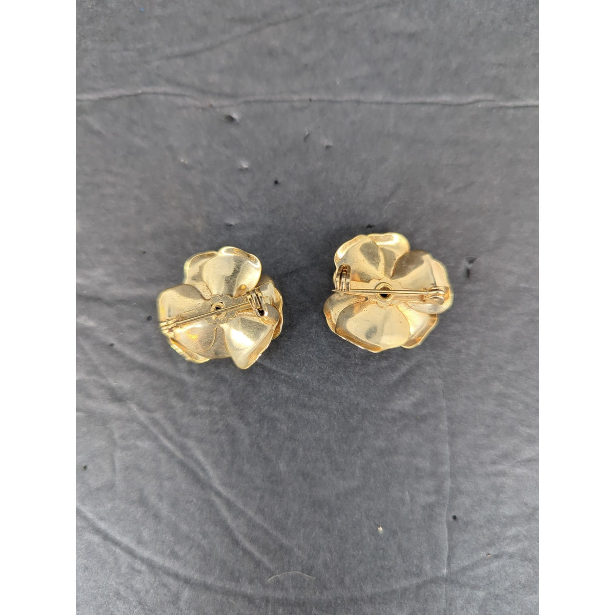 Vintage Gold Tone Openwork Flower Brooch Pins Set Pair Mid-Century Retro