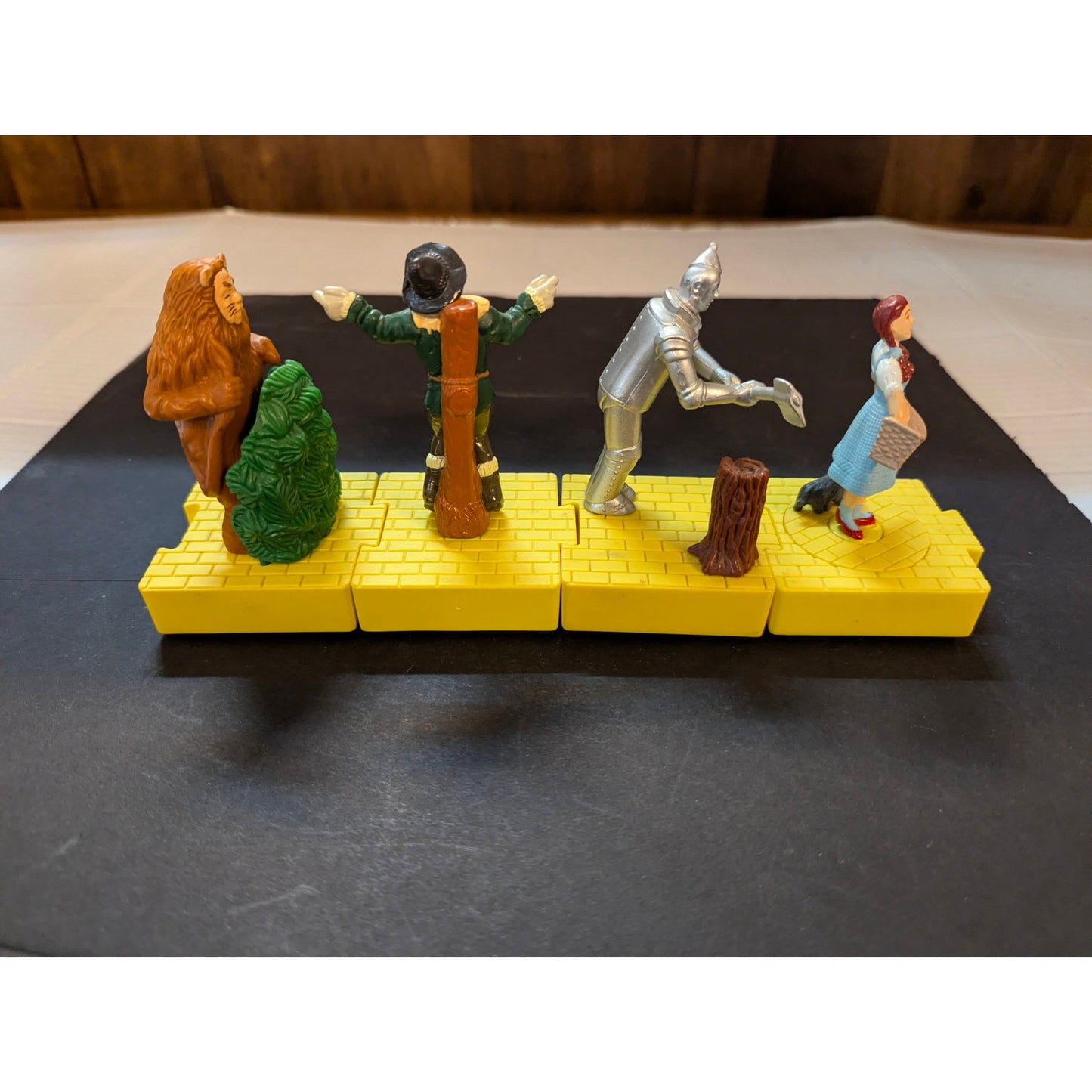 Vintage 1998 Blockbuster Wizard of Oz Interlocking Yellow Brick Road Figure Set of 4