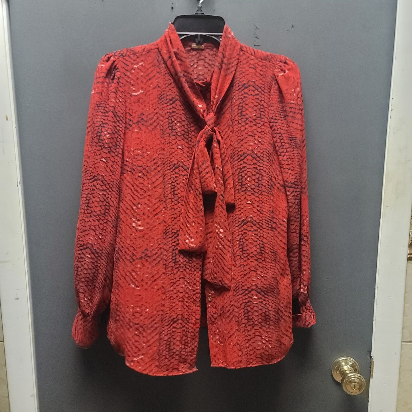 T. Tahari Red Black Animal Print Neck Tie Blouse Top Long Sleeve Y2K Secretary