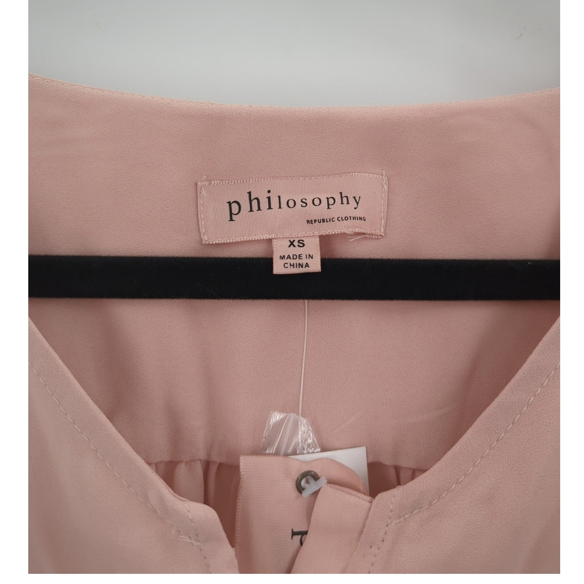 philosophy NWT XS Mauve short sleeve blouse high low round hem flutter Feminine