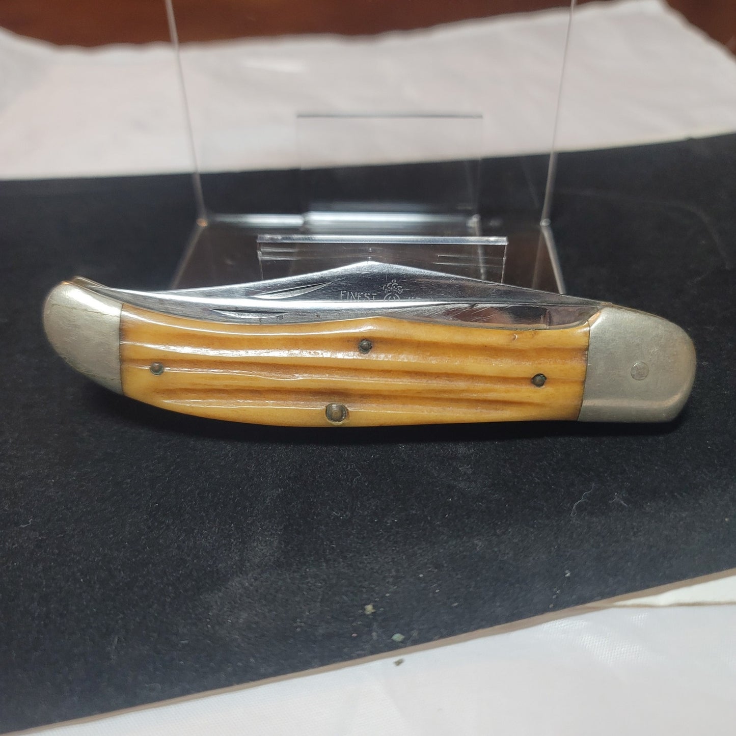 Vintage Folding Pocket Knife Queen #39 Two blade Hunter Winterbottom Jigged Bone