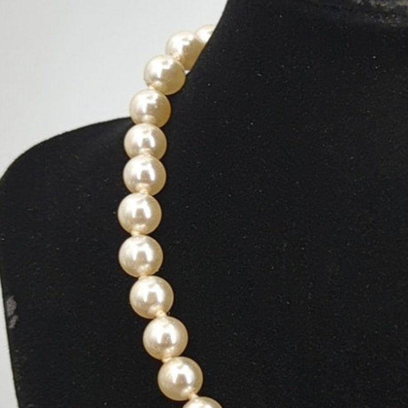 Vintage Fashion Necklace barrel clasp single strand large faux pearl choker