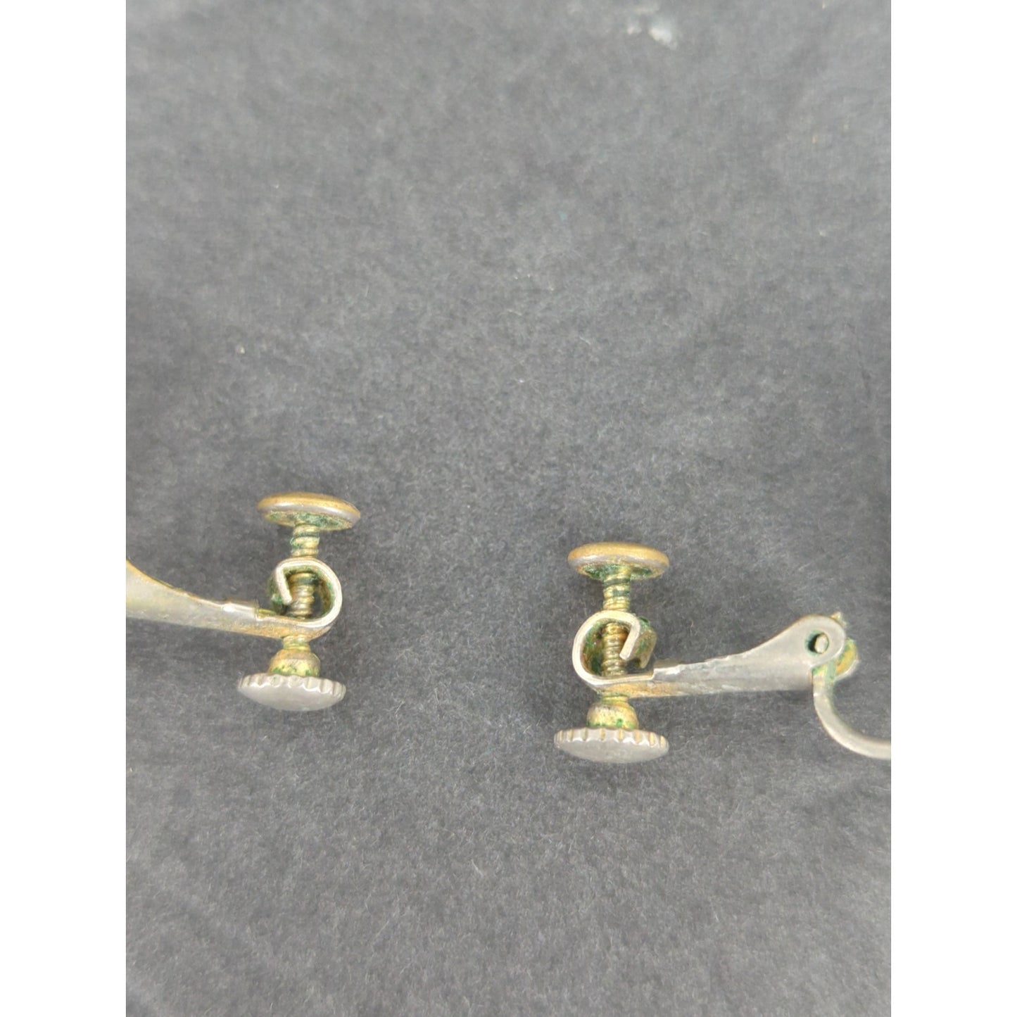 Vintage White Round Flat Disc Screw Back Earrings Retro Jewelry Minimalist 1950s