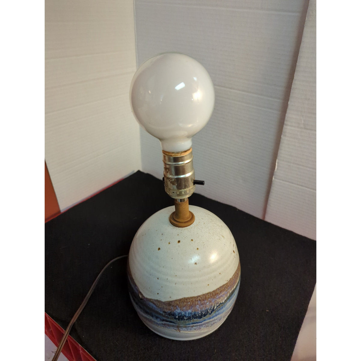 Vintage Studio Art Pottery Small Desk Side Table Single Bulb Lamp