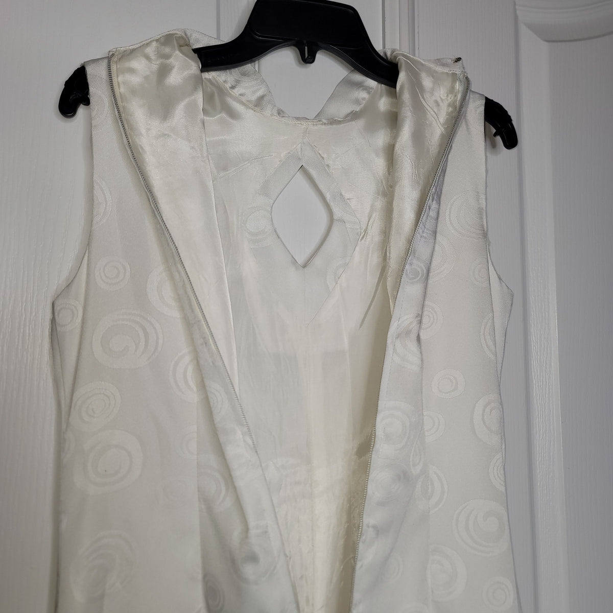 VINTAGE White Sleeveless Geometric Swirl Heavy Fabric Maxi Dress cocktail MEDIUM