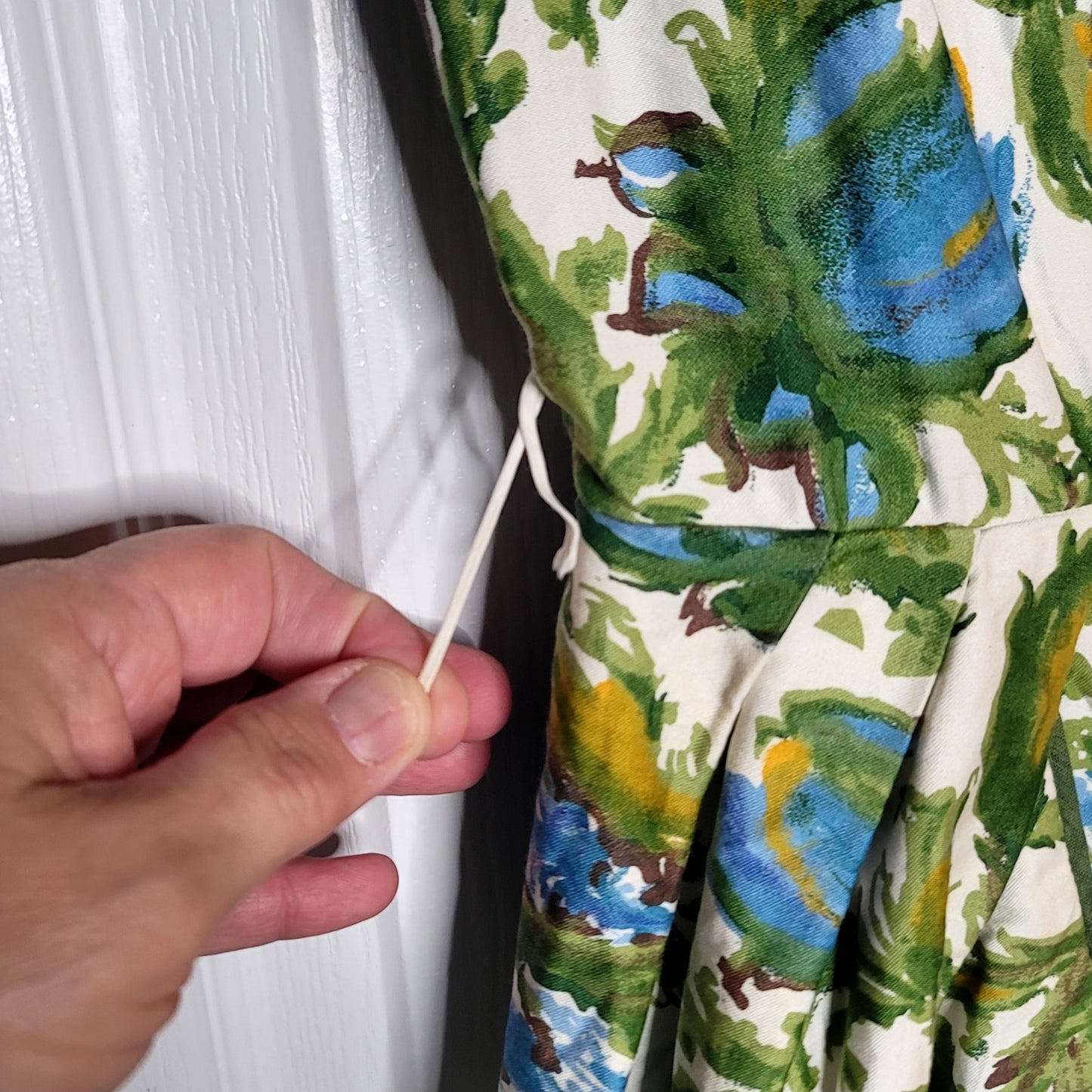 Vintage  Sindorff 1950s Wiggle dress cotton Blue yellow floral pleated Small Cap
