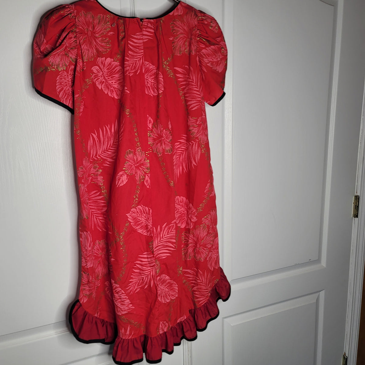 RM Red MALUMI Hawaiian ALOHA dress Medium Pocket Blue Trim Floral Knee Length