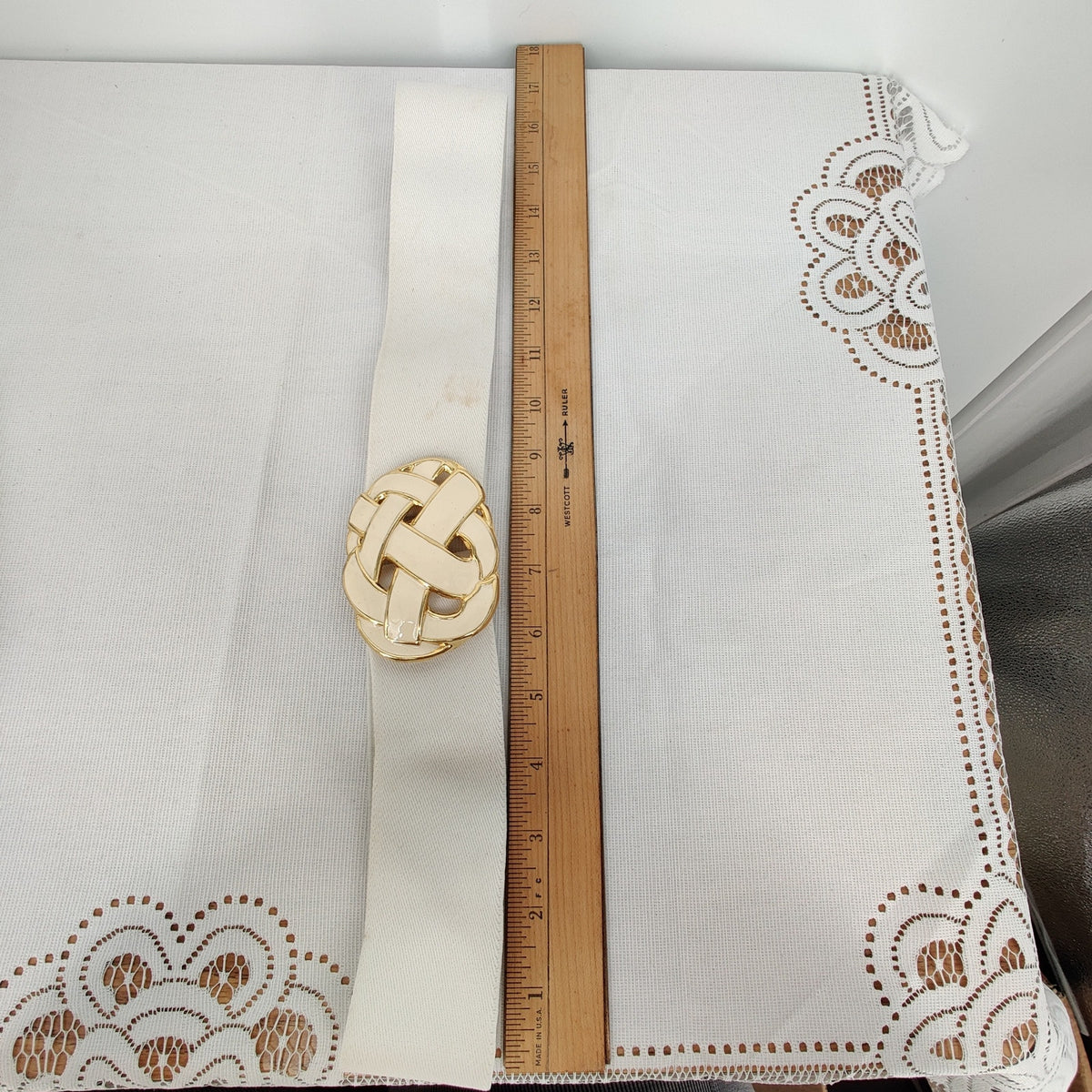 Retro Day Lor Signed White Enamel Gold Tone Scarf Clip Belt 80s Glam