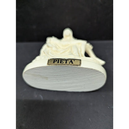 PIETA Michaelangelo Vintage 1960s Vatican Italy Souvenir Sculpture 1960s White