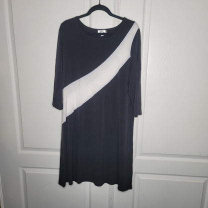 VIP Avenue Black White Dress Stretchy Size 14/16 NEW casual career long sleeve