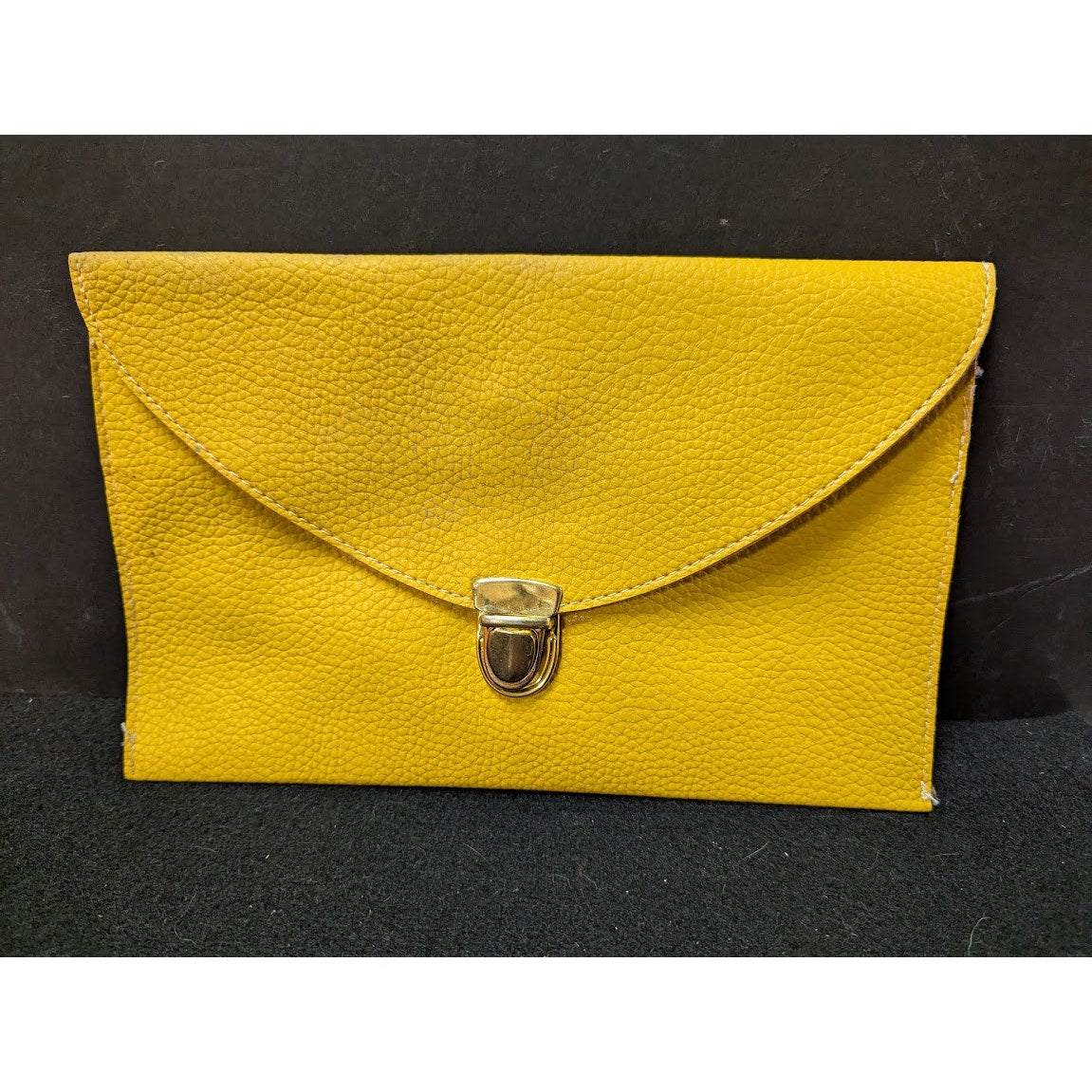 Vegan Pebbled Leather Conververtible Clutch Purse Shoulder Bag gold chain clasp