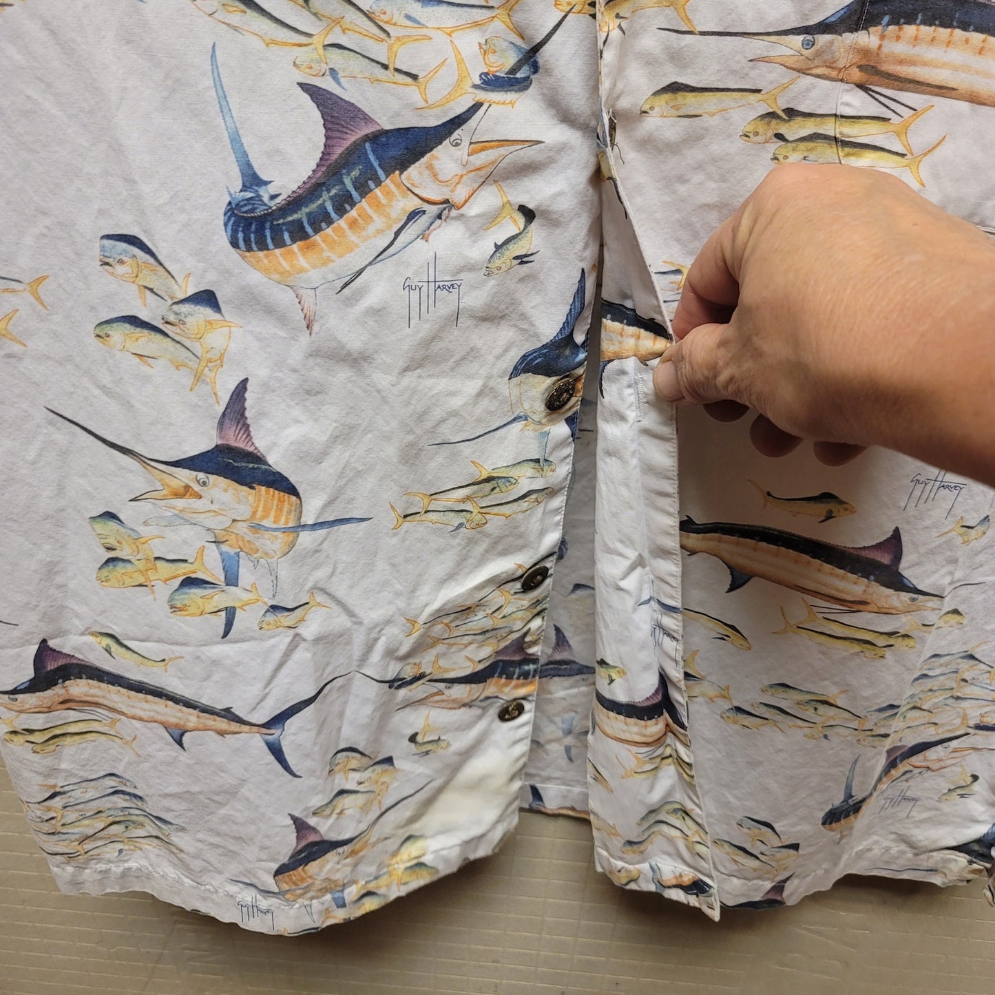 Guy Harvey shirt 100% Cotton Mens Large Short Sleeve Sailfish Shirt