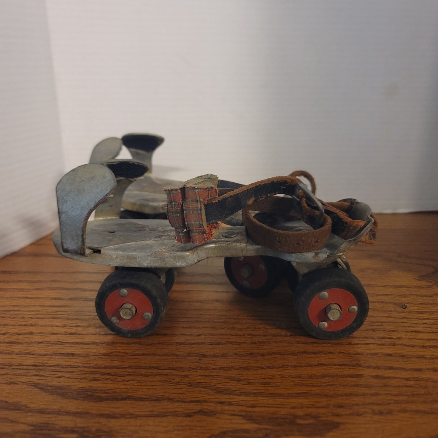 Vintage Sears Adjustable Metal Roller Skates Antique Pair with Leather Straps