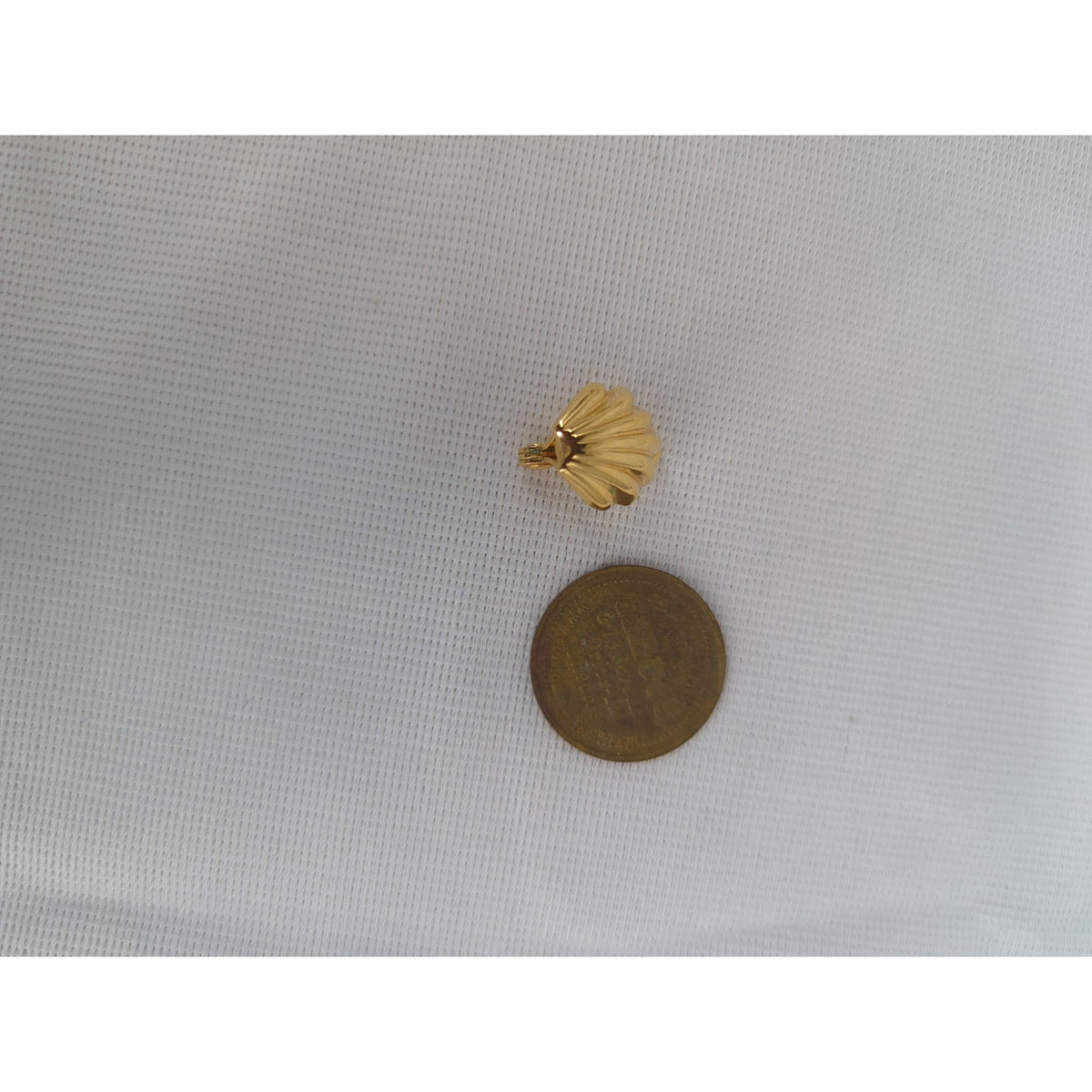 Vintage MONET Gold Tone Textured Seashell Clip On Earrings