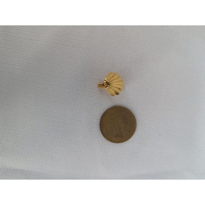 Vintage MONET Gold Tone Textured Seashell Clip On Earrings