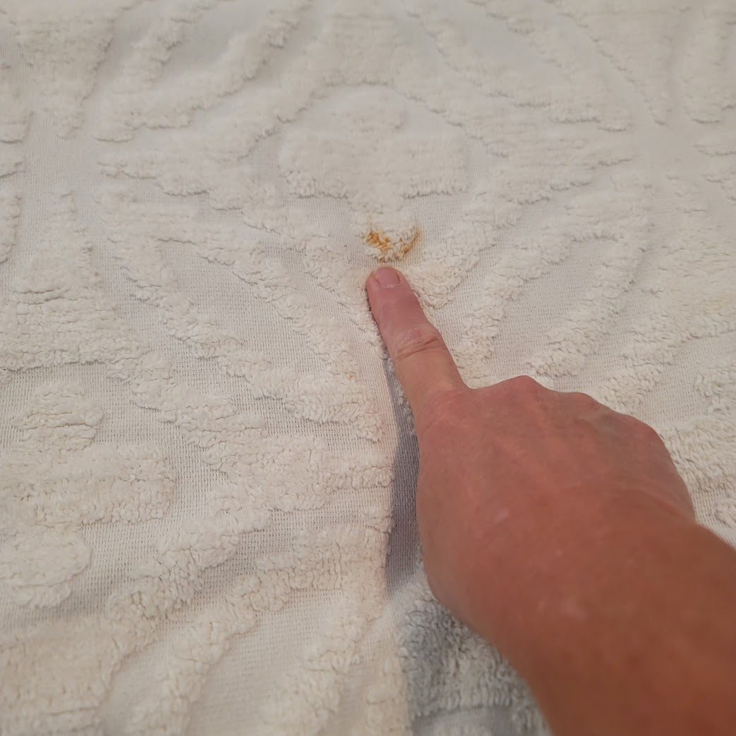 VINTAGE Queen White Cotton Chenille fringed blanket Rounded hem 100" x 92"