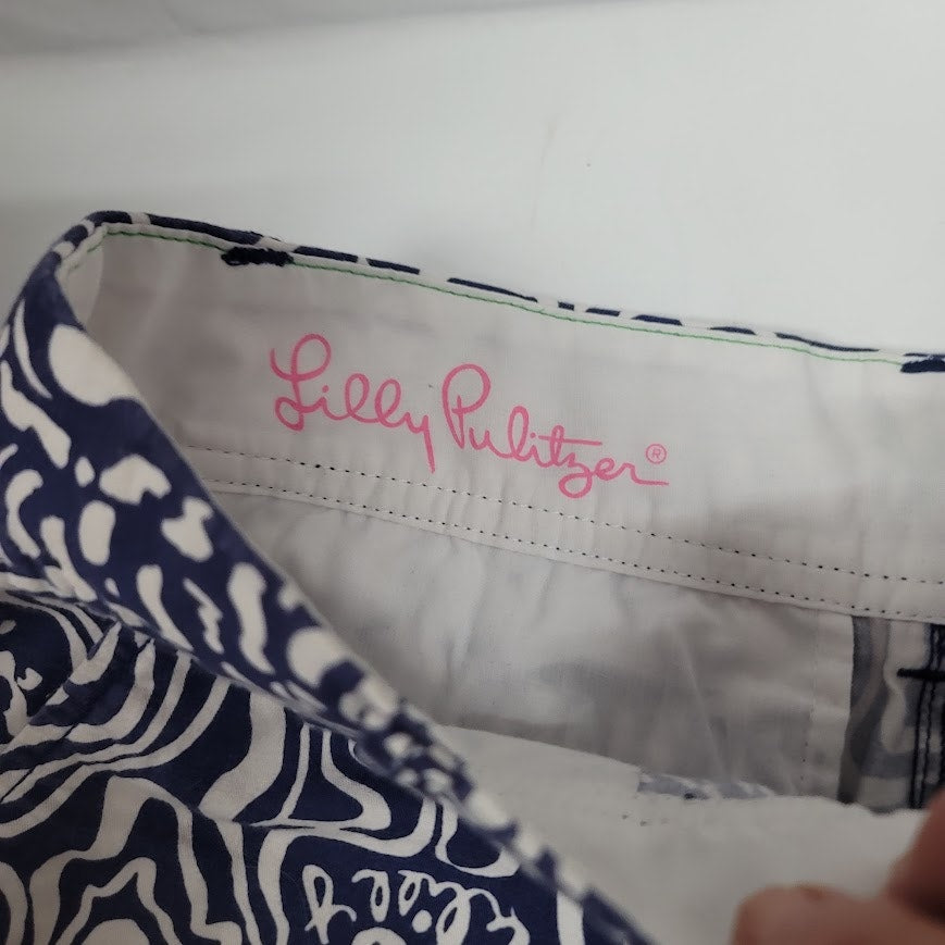 Lilly Pulitzer Womens Size 00 The Walsh Short Blue White Hidden Waves