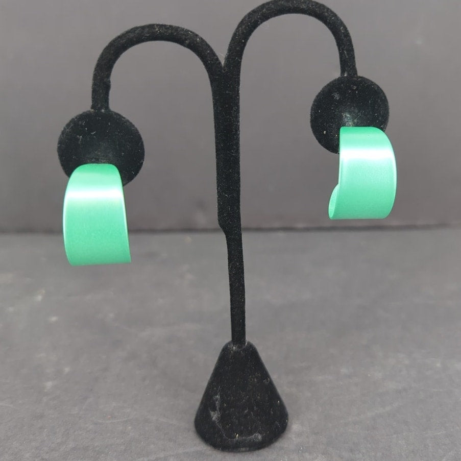 Vintage Glossy Green High Polish Enamel Huggie Hoop Wrap Clip On Earrings Retro