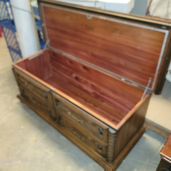 Secondhand Sandies: Lane Cedar line chest trunk bench