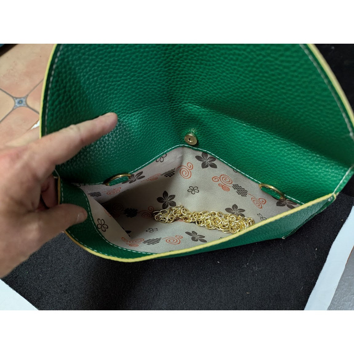 Vegan Pebbled Leather Conververtible Clutch Purse Shoulder Bag gold chain clasp