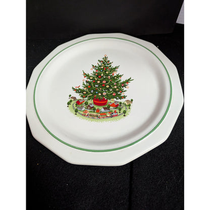 Vintage Octagonal Christmas Tree Dinner Plate Green Rim Holiday