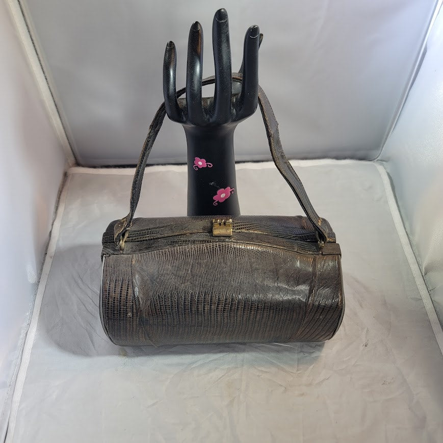 1950s Vintage Aligator Hide Hard Case Handbag purse Oval Small strap
